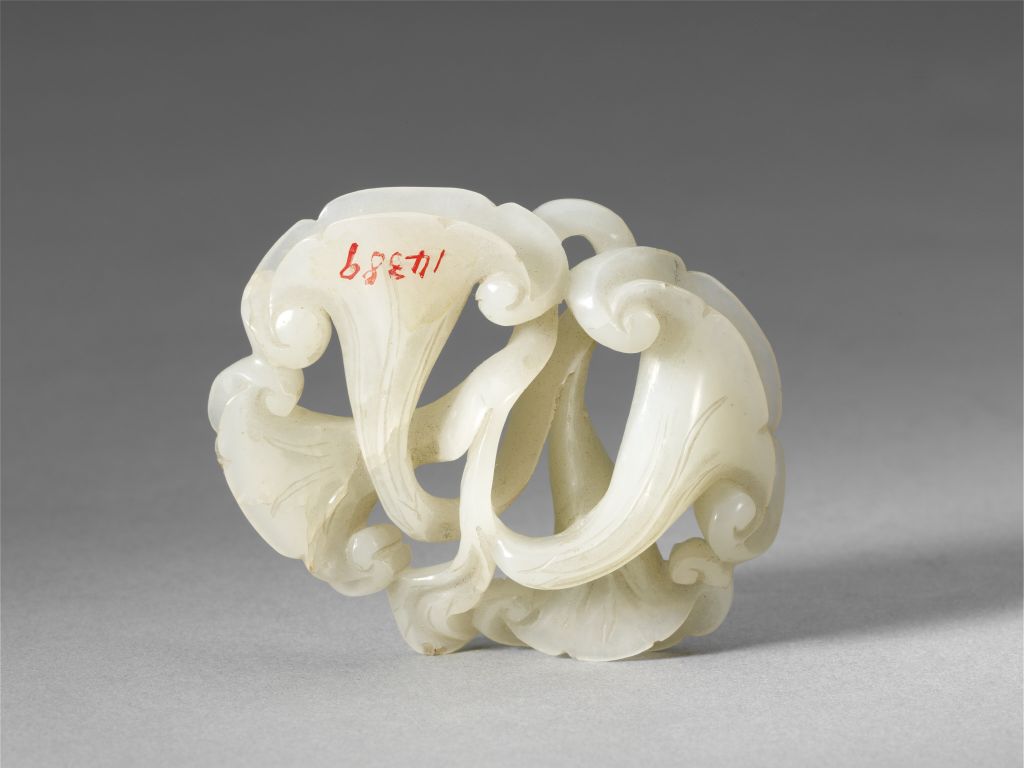 图片[2]-White jade Lingxiao flower ornament-China Archive